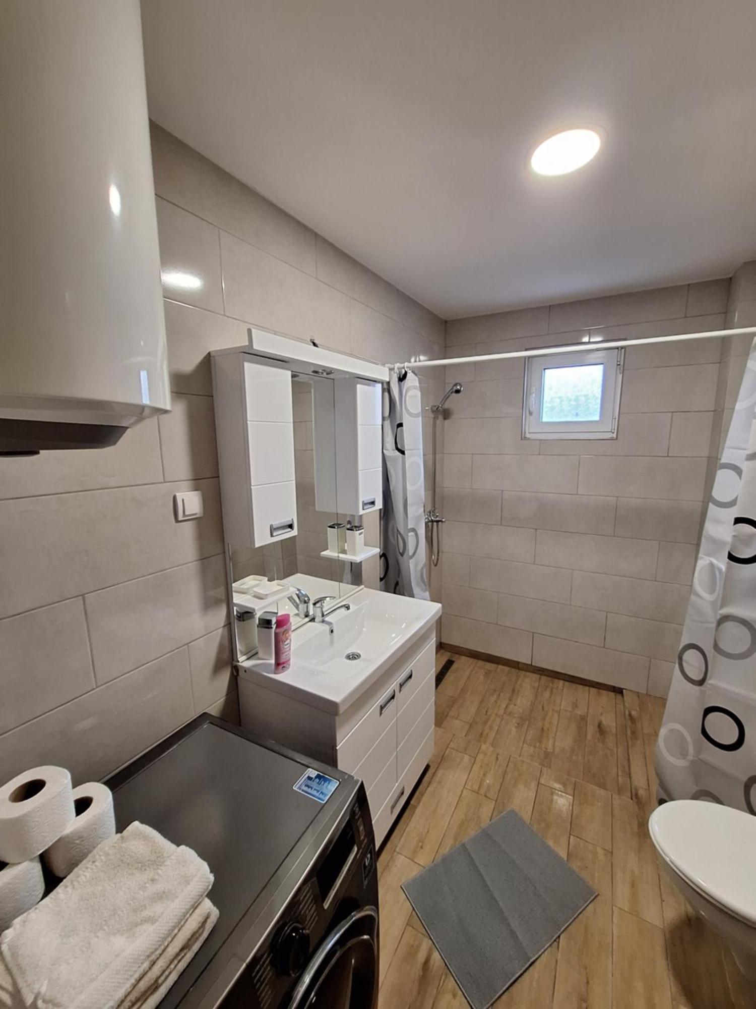 Expo Airport Otel Surčin Eksteriør billede